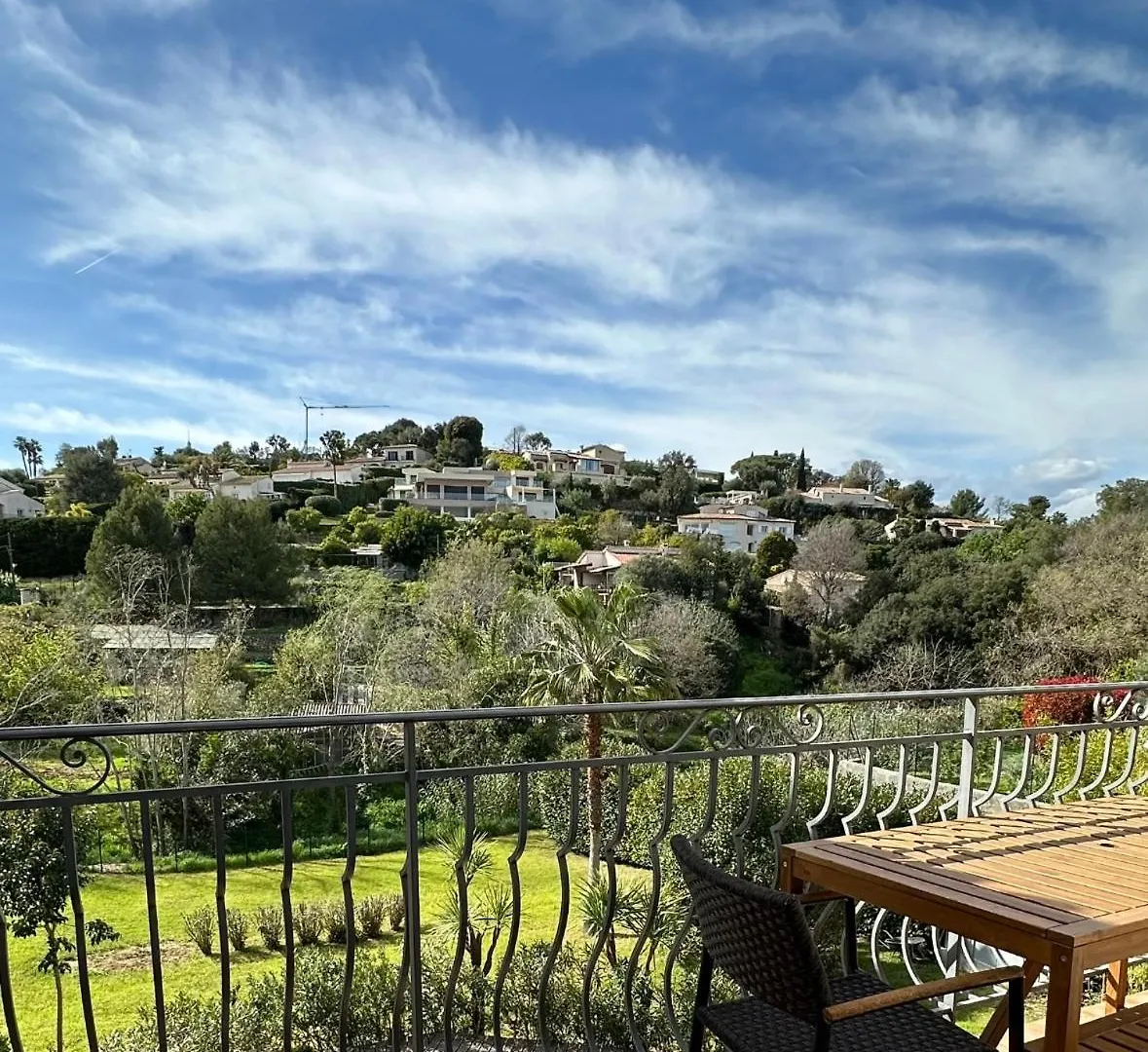 Villa Constance 3 Antibes - Spacieux Logement En Dernier Etage Apartment